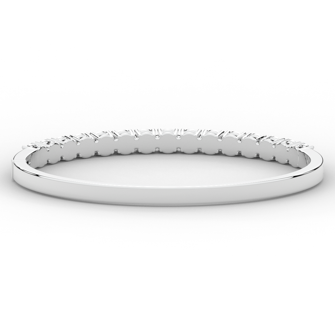 4.70CT.TW ROUND LAB DIAMOND BANGLE