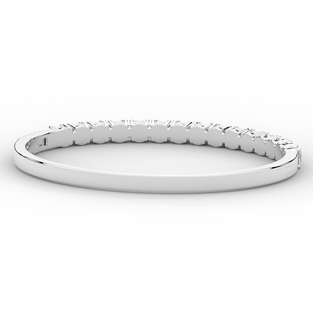 4.70CT.TW ROUND LAB DIAMOND BANGLE