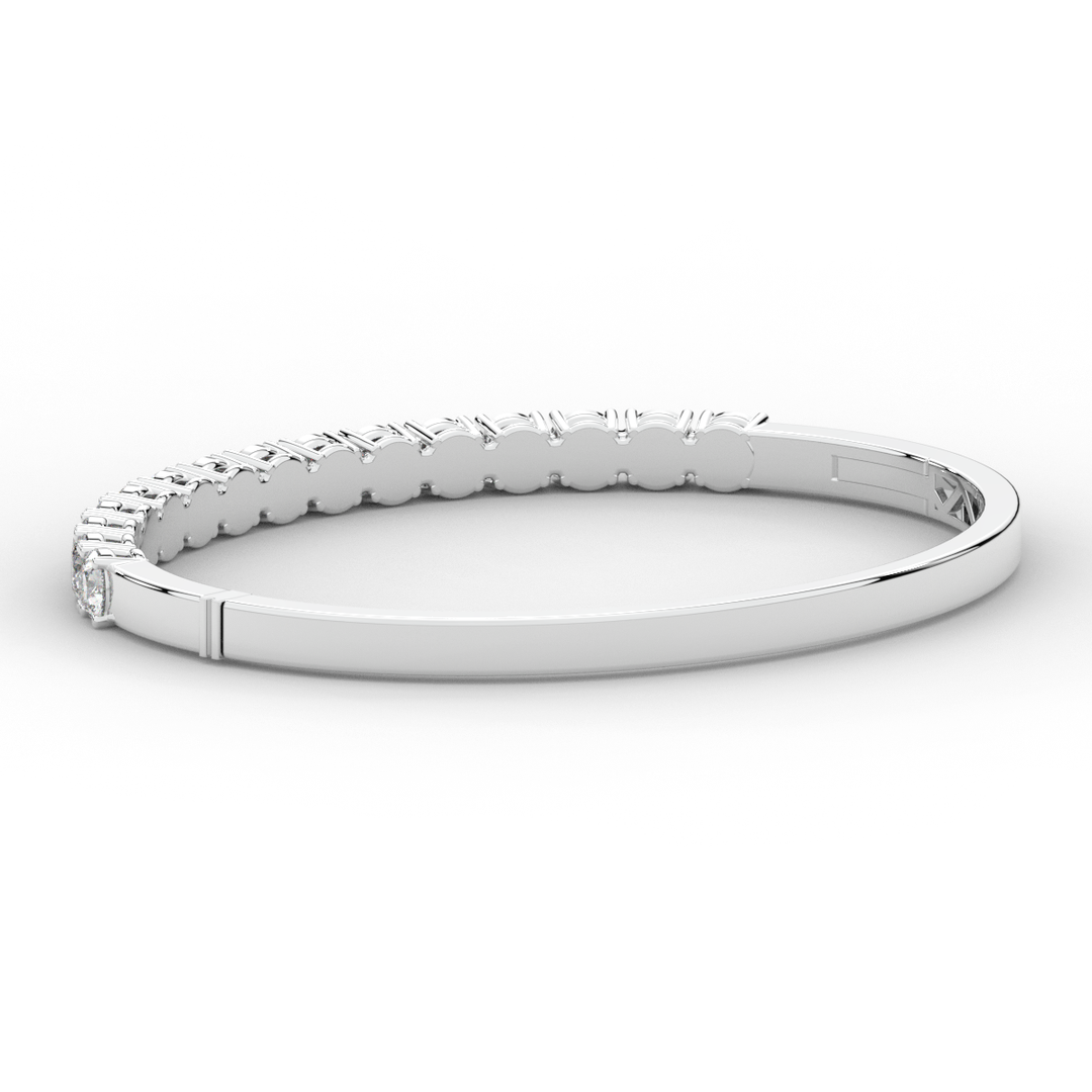 4.70CT.TW ROUND LAB DIAMOND BANGLE