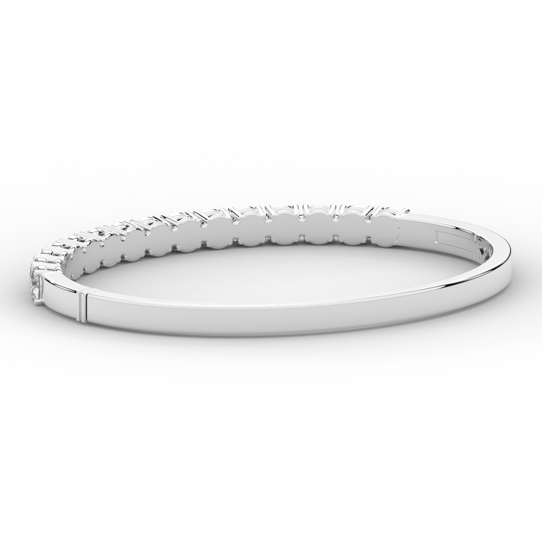 4.70CT.TW ROUND LAB DIAMOND BANGLE