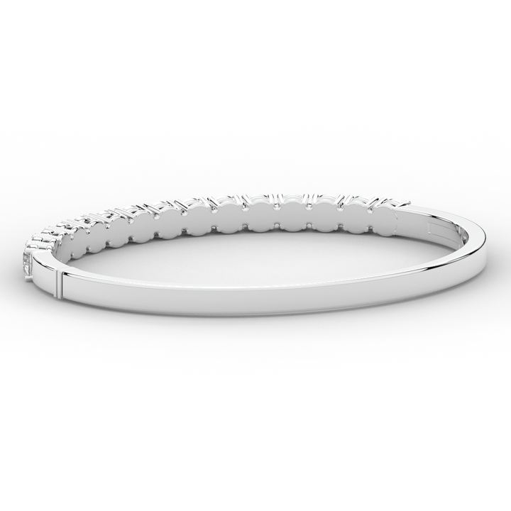 4.70CT.TW ROUND LAB DIAMOND BANGLE