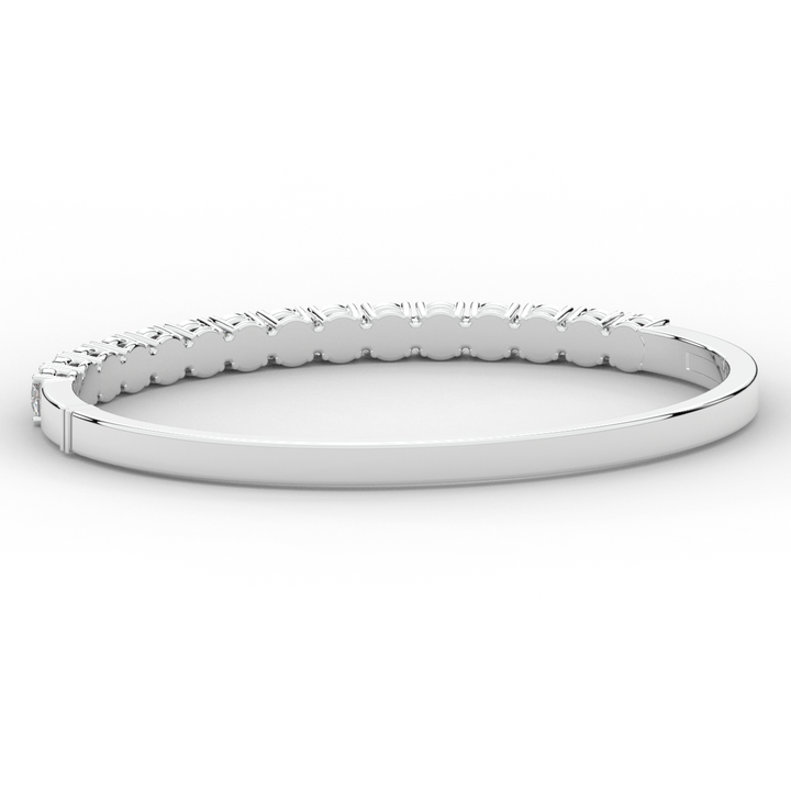 4.70CT.TW ROUND LAB DIAMOND BANGLE