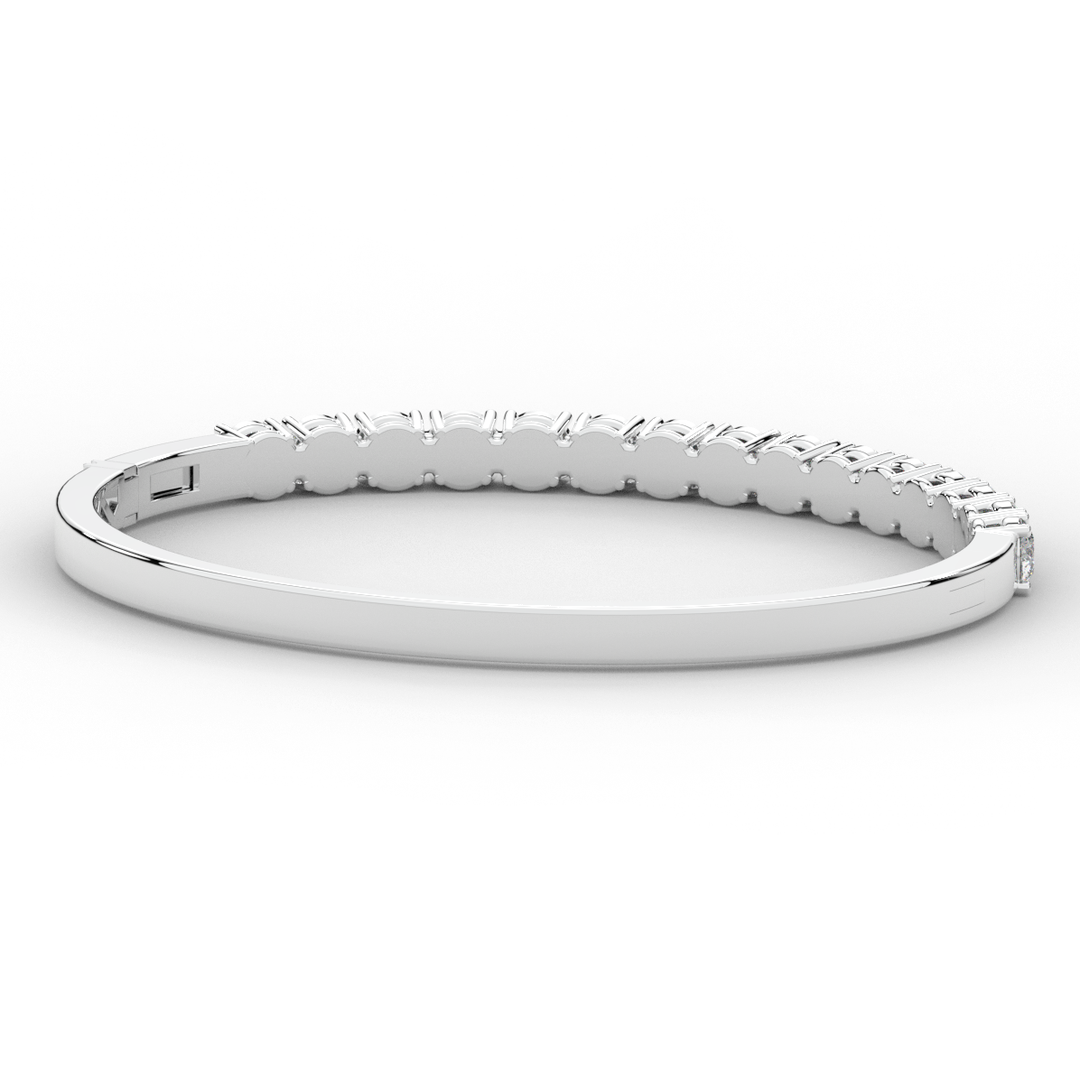 4.70CT.TW ROUND LAB DIAMOND BANGLE