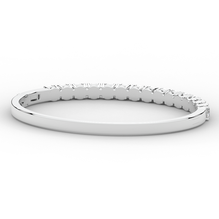 4.70CT.TW ROUND LAB DIAMOND BANGLE