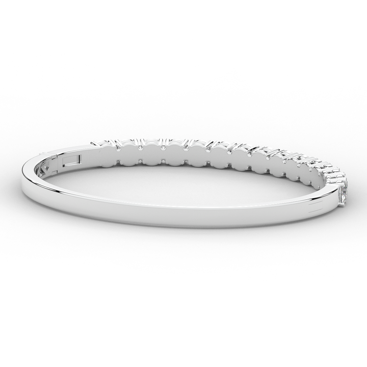 4.70CT.TW ROUND LAB DIAMOND BANGLE