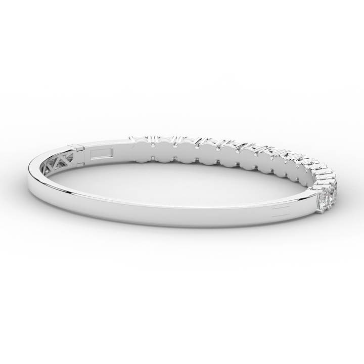 4.70CT.TW ROUND LAB DIAMOND BANGLE