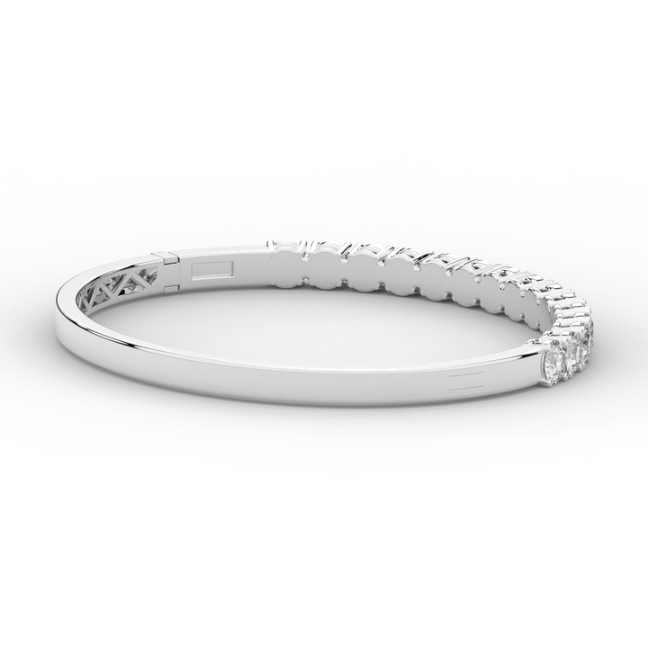 4.70CT.TW ROUND LAB DIAMOND BANGLE