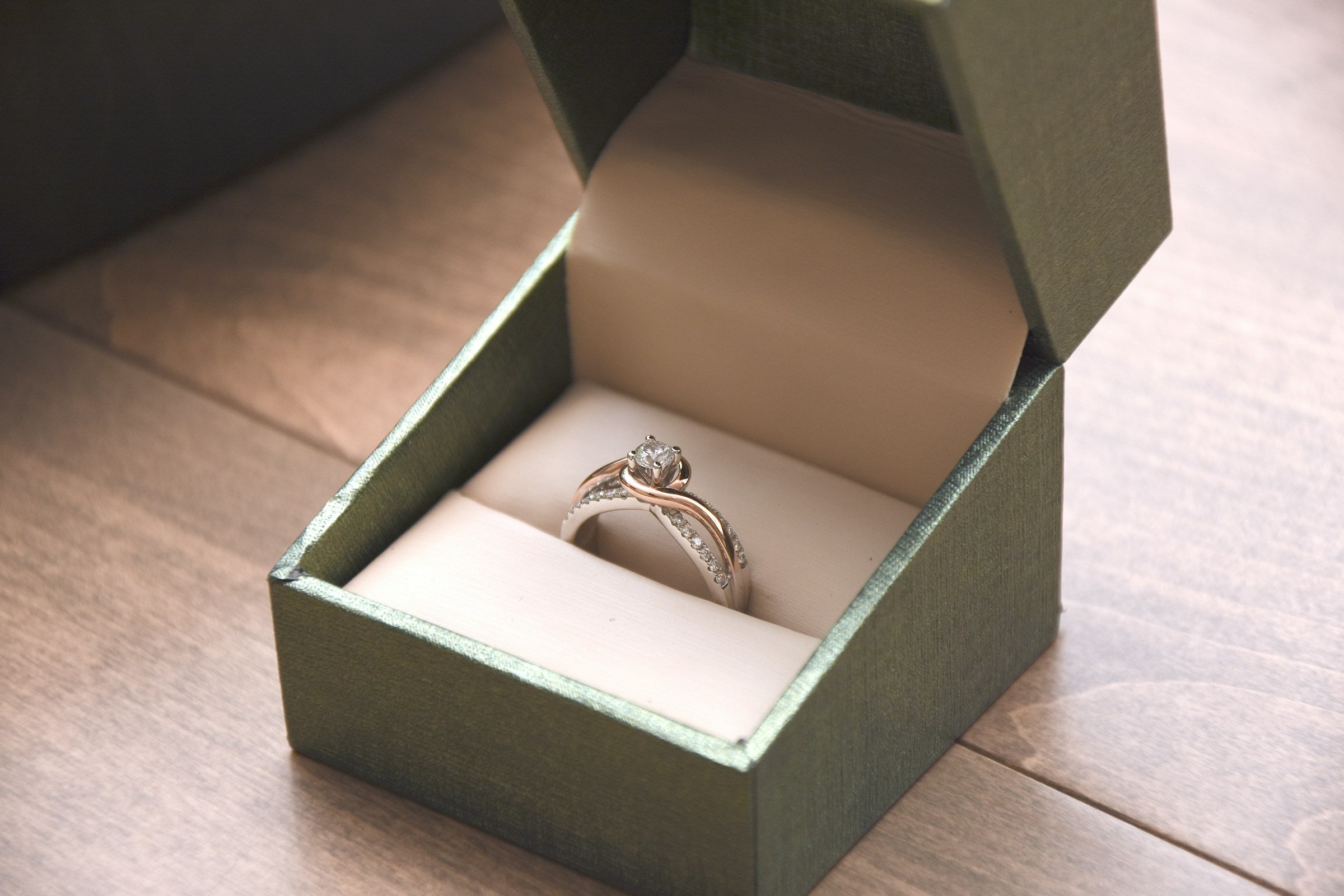1 Carat Lab Grown Diamond Engagement Ring